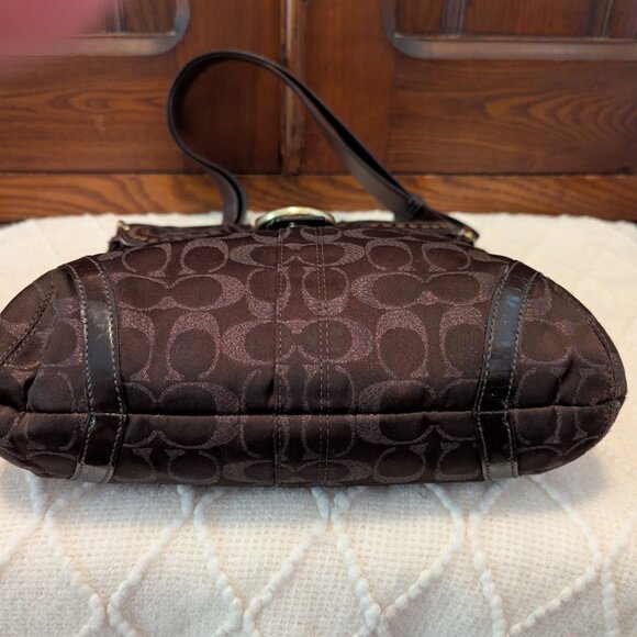 Vintage Coach Soho F12852 Metallic Signature Studded Flap Crossbody Bag - Picture 7 of 16